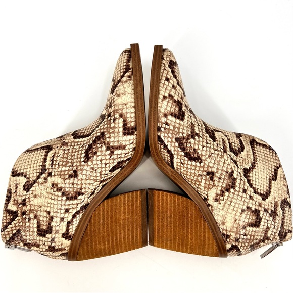 Vince Camuto Ginsel Pointed Toe Ankle Bootie Snake Print Leather Sz 7 - Picture 4 of 7